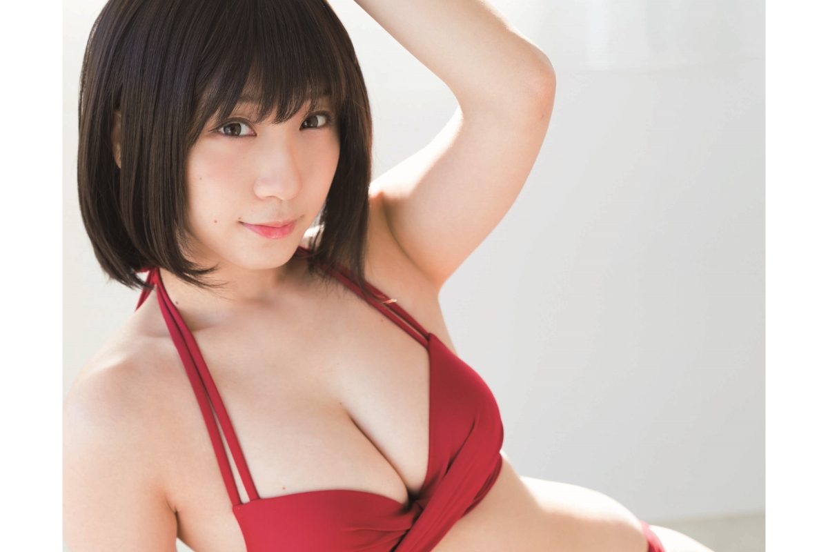コスプレDIVA・伊藤もえ　バレンタインで「あま～い」ビキニ姿を披露