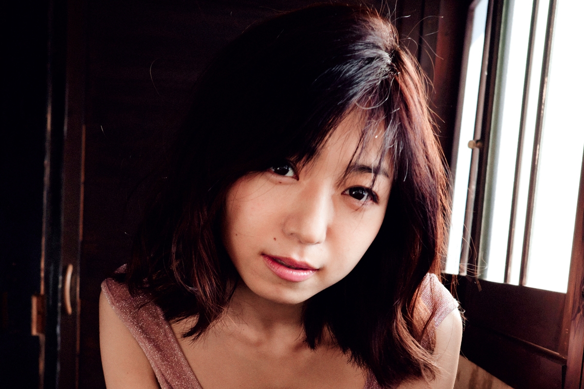 女優として新境地の中村静香　最新写真集で披露した「大人の美身」先出し公開
