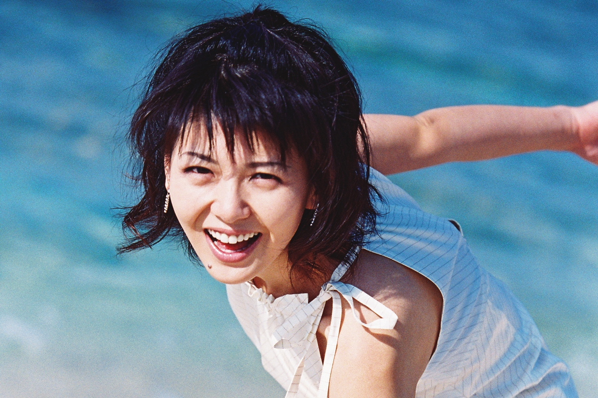南野陽子、20年前の秘蔵グラビア公開　「2002年のまぶしすぎるナンノ」