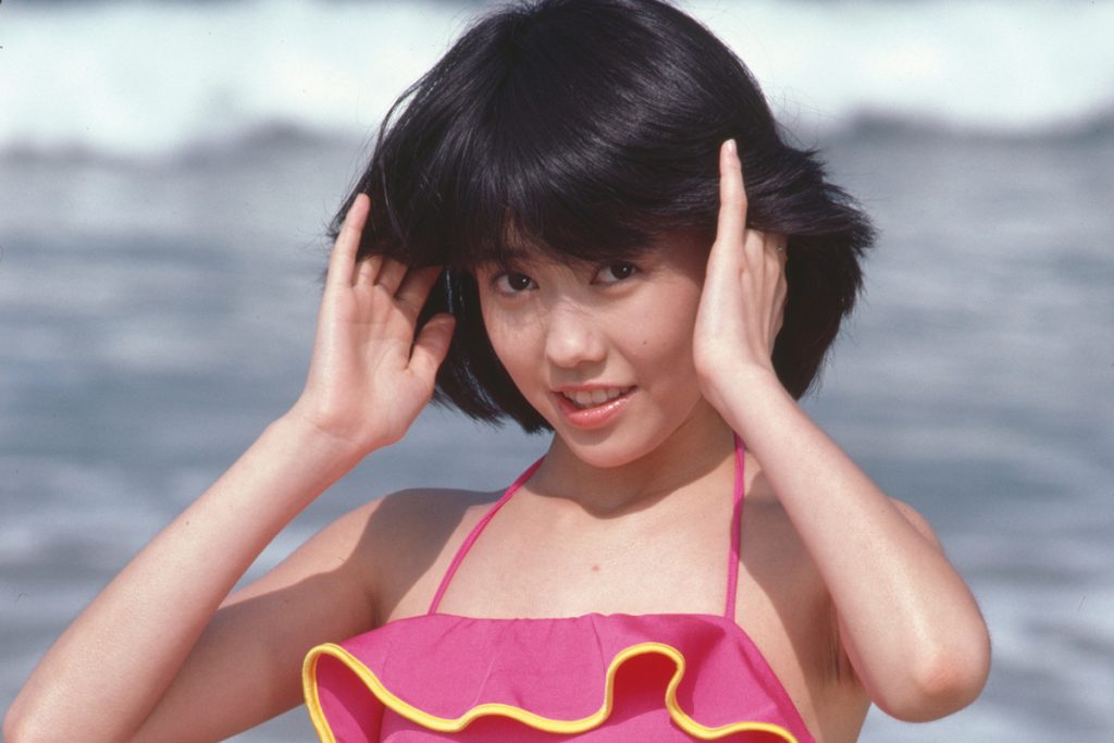 松本伊代、80年代の貴重水着写真　『センチメンタル・ジャーニー』の衝撃は色褪せない