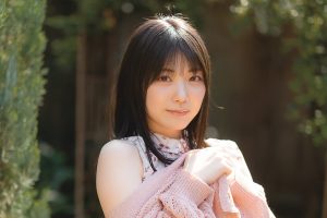 最旬女優・石川澪が魅せる「原石」を脱した純情で可憐なグラビア