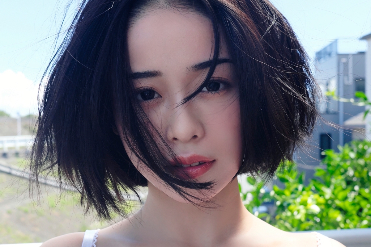 【唯一無二の透明感】MINAMO、小柄でも圧倒的な存在感「そんなに見つめられると…」