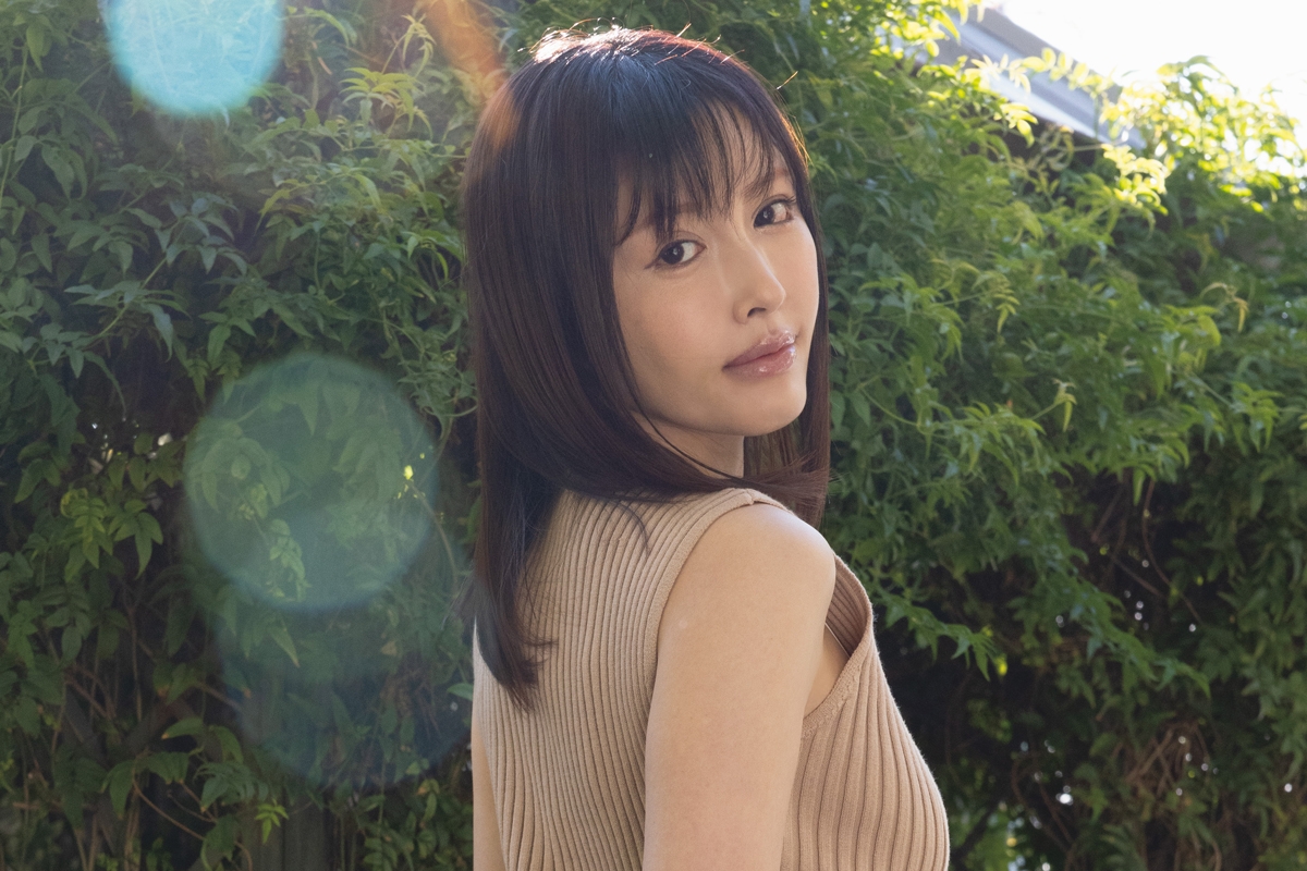 仁藤さや香がグラビア初挑戦　圧倒的プロポーションの秘訣は代謝の良さ「散歩しただけで汗だく」