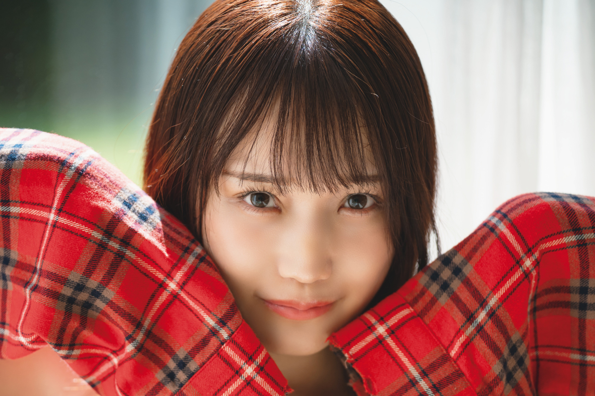 《ののかっぷ》グラドル・世良ののか、週刊ポスト初登場「すごく柔らかい自信があるので…」こぼれ落ちそうな1枚