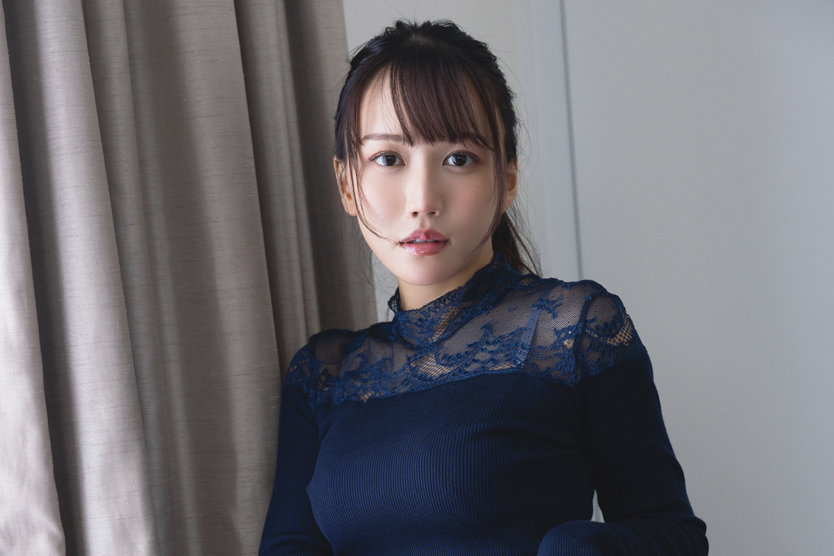 大手航空会社の元CA・橘和奈がスレンダーボディを大胆披露　チャームポイントは「突出して何かがないぶん、努力で補おうと思っています！」