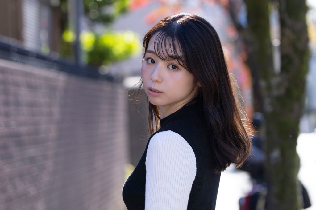 【デビューは『セーラームーン』】女優・小池里奈が見せる曲線美　芸歴20年を飾る圧巻のビジュアルを披露「これからもっと“大物”になります！」