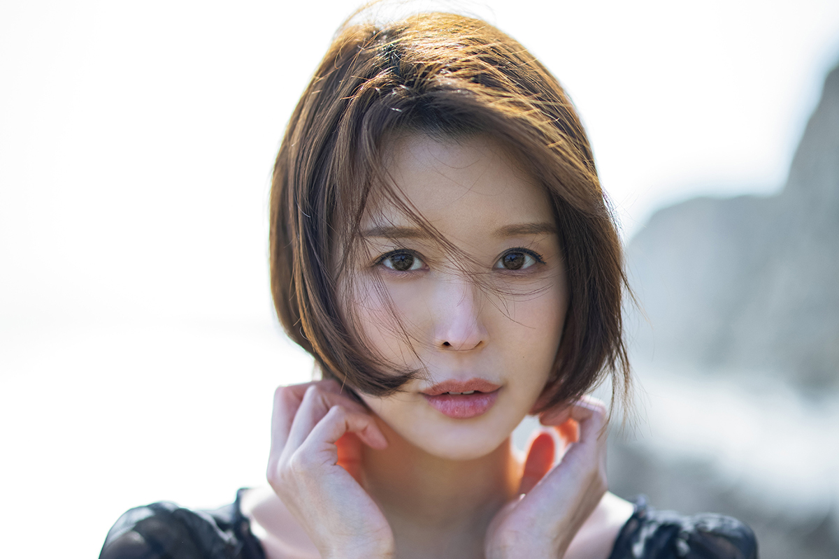 10年以上にわたってトップを走る葵つかさ、4年ぶり写真集から限定ショットをお届け　「生きた証」を全身で表現