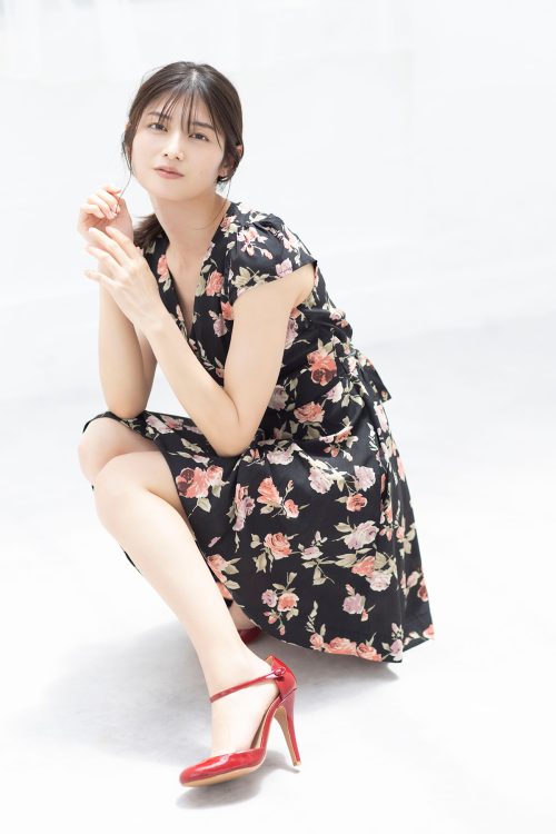 デジタル写真集『大島璃乃 もっと夢中にさせてもイイですか?』は各電子書店より発売中