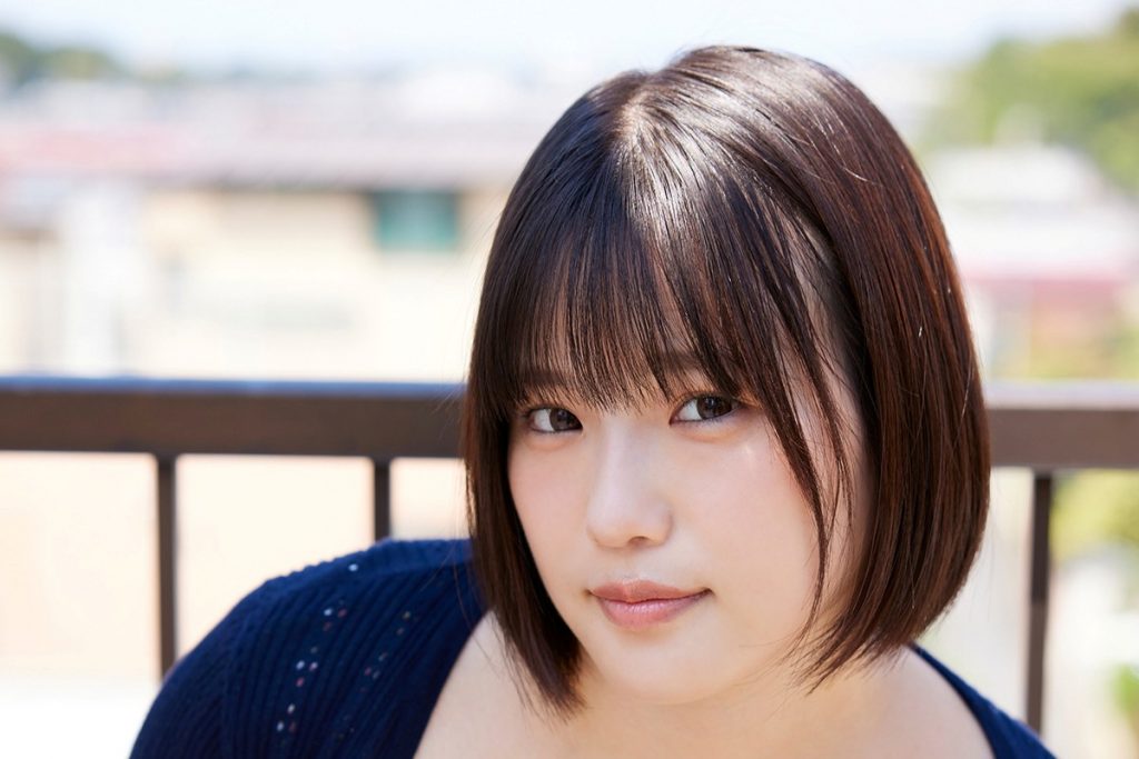 《抱きしめたくなるむっちり感》橘あさひ、話題の“わがままボディ”を大胆開放 ド迫力接写で新境地へ