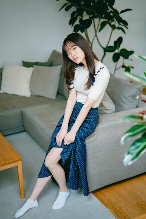 2018年アイドルグループSKE48第9期オーディションに合格し、活動開始。2021年にグループを卒業後は一般企業に就職。ライバーとしての活動を経て、今年からゼロイチファミリアに所属