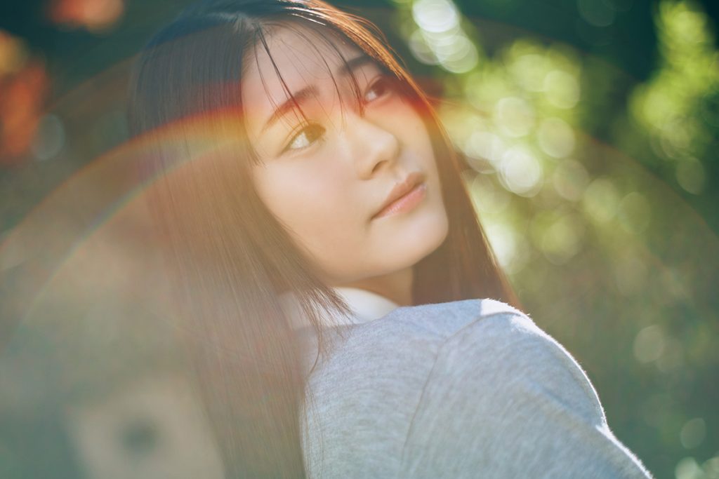 「胸は私の武器」15年間の女子校時代で育まれた18歳Gカップ・野村るな　“超Z世代”のアピールポイントとは