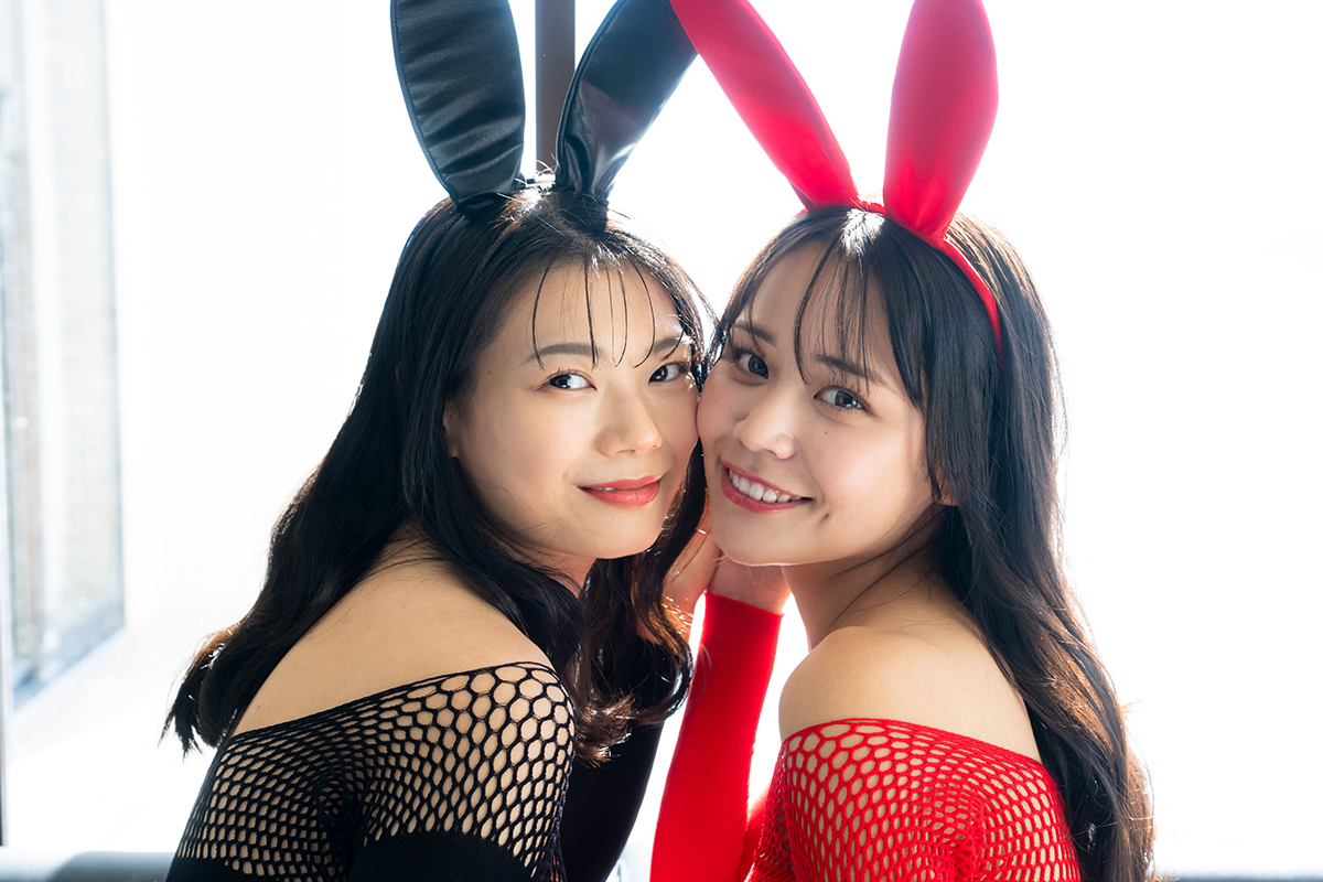 ときちゃん×田野憂が見せた、豊満すぎる「バニー姿」！　網タイツで脚を組んで…夢の共演