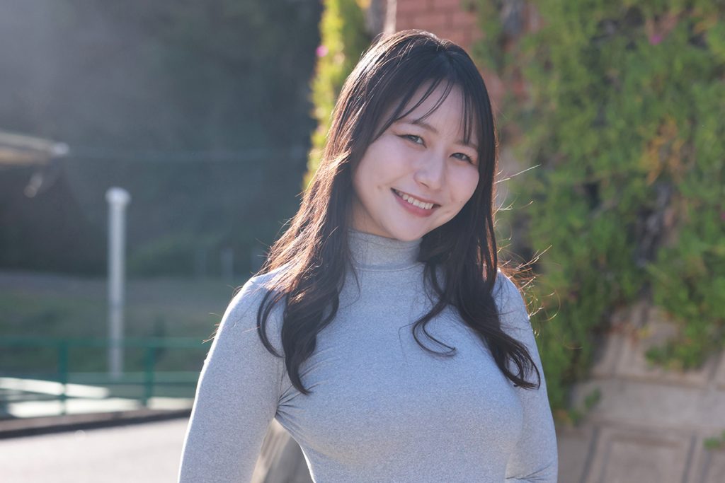 「フラは人生の一部」TikTokで再生数130万回超えの大バズりフラダンサー・RISA、デジタル写真集で見せる“未体験の領域”