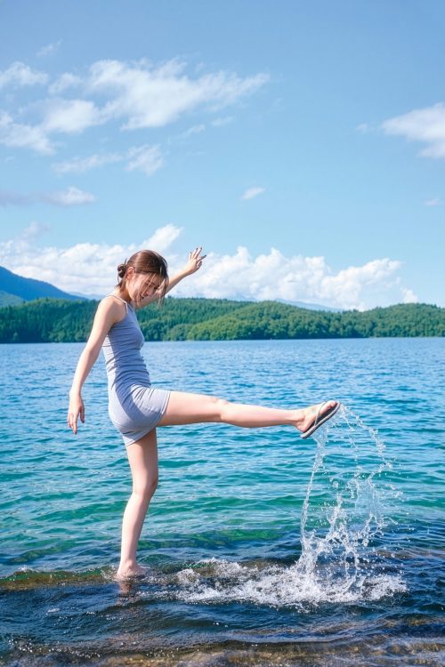 2017年から2022年まで『CanCam』の専属モデルとして活動。現在放送中のドラマ『この愛は間違いですか~不倫の贖罪』(テレビ東京系)で主演を務める