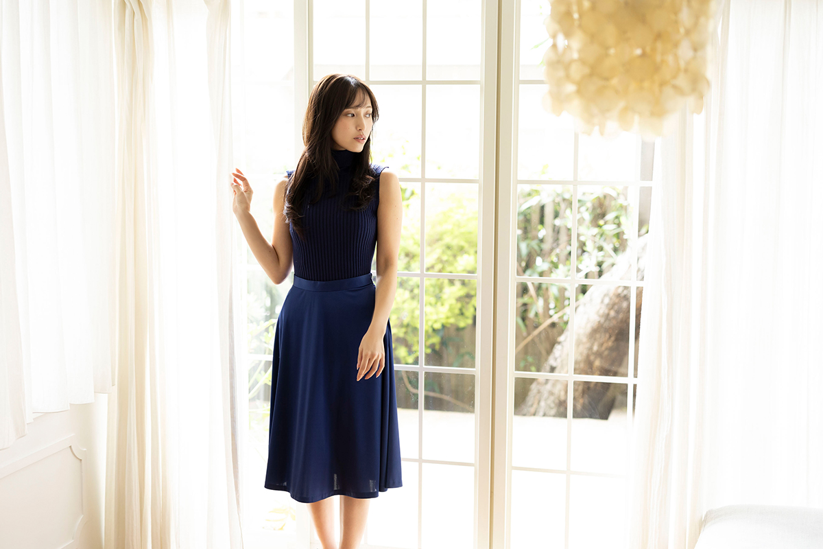 引地裕美・34歳の集大成、デジタル写真集で魅せる“大人の色香”　レースクイーン界の至宝が「今後はシンガーとして」の野望も明かす