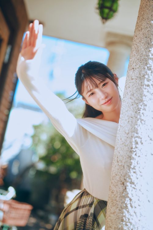 デジタル写真集『雛形みくる 純欲があふれてる』は各電子書店で好評発売中