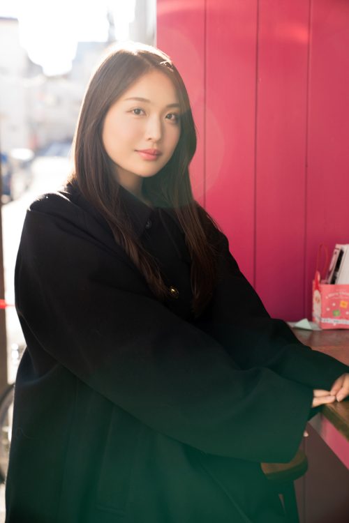 NHK・Eテレの教養バラエティ番組『Rの法則』レギュラーを経て、2019年からはグラビア活動を開始