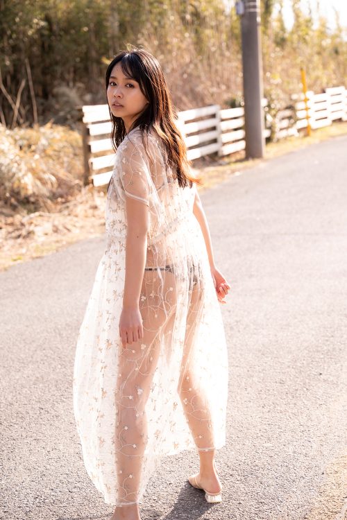 小学館デジタル写真集・ななグラ『宮嶋くるみ はる、風。』は4月17日に各電子書店にて発売予定