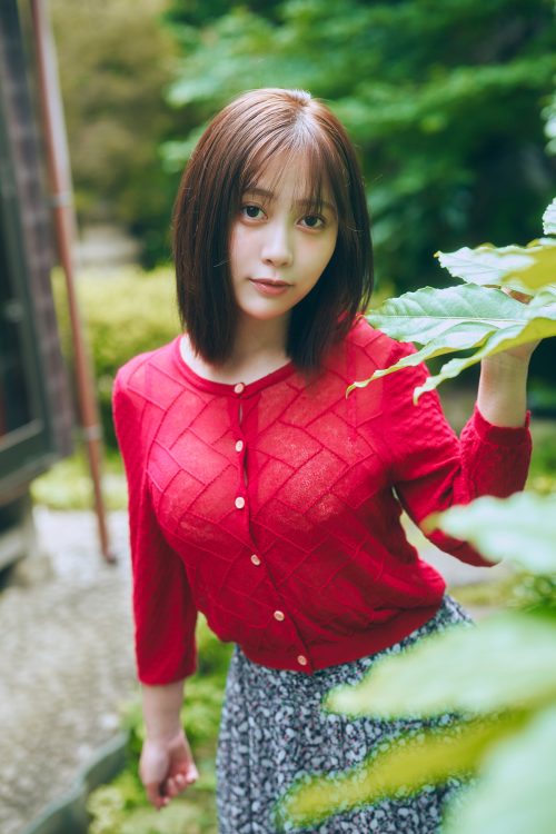 身長155cm、B94・W62・H98。趣味はアニメ、フィギュア鑑賞