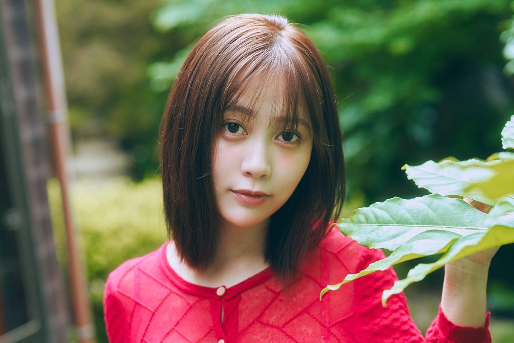 【むちアツいカラダ】SNS総フォロワー80万人のコスプレイヤー・あゆの　身長155cm・B94cmの“ムチムチボディー”から溢れるセクシーさ