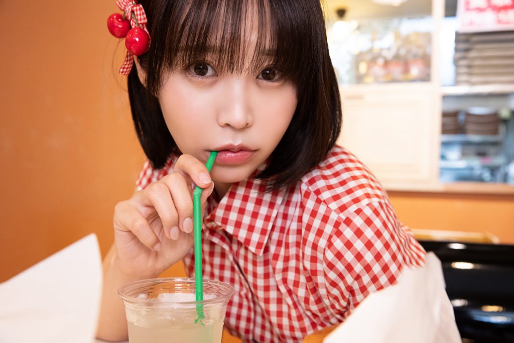 “ハイレグが日本一似合う女”真中つぐ　石垣島を舞台に全編ハイレグで挑んだ写真集の未公開カット集