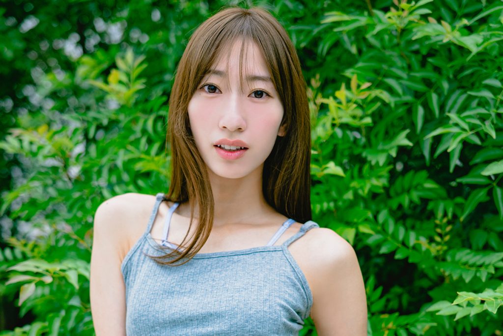 《スレンダー撮り下ろし》身長170cmの早川みゆき、バックパッカーで世界一周した“きれいなお姉さん”が美尻＆美脚を披露
