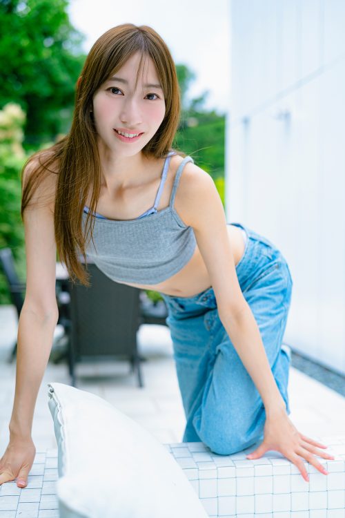 身長170cm、B80・W59・H87。レースクイーン、俳優、グラビアなど幅広い分野で活動