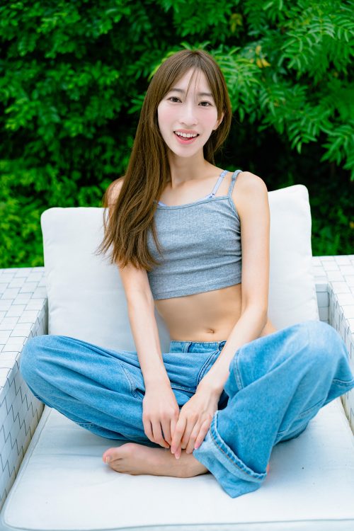 デジタル写真集『早川みゆき 美尻は世界を救う』は各電子書店にて発売中