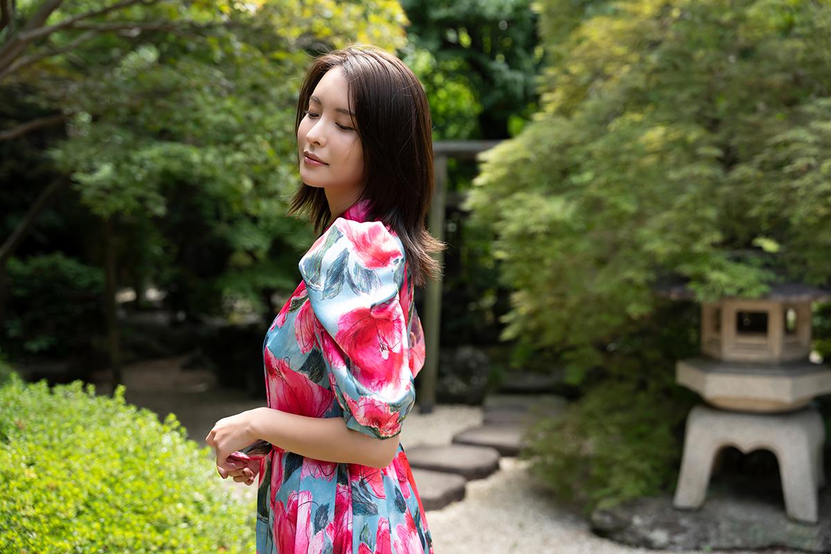 グラビア界のレジェンド・奈月セナが限界露出で魅せる極上BODY「いいモノを見せてもらった」